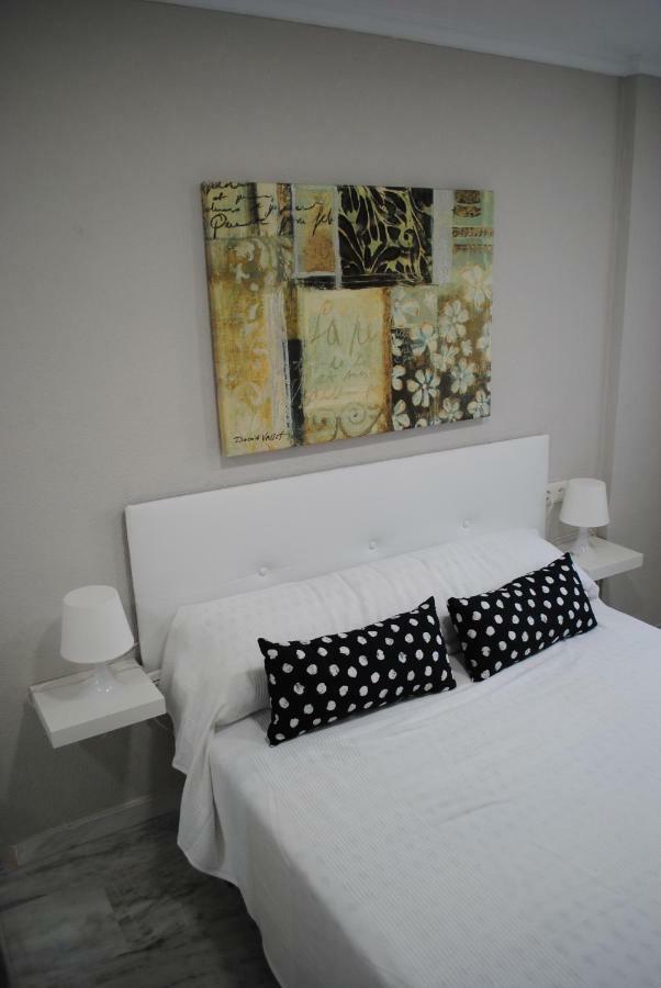 Apartamentos Laguna Beach ตอร์ร็อกซ์ ภายนอก รูปภาพ