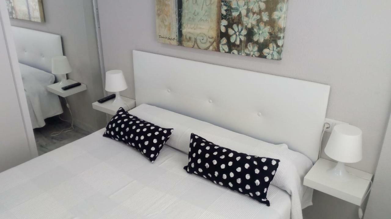 Apartamentos Laguna Beach ตอร์ร็อกซ์ ภายนอก รูปภาพ
